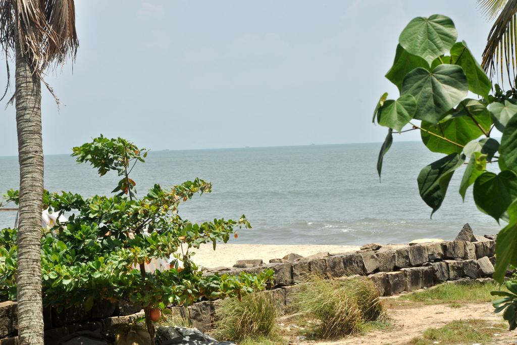 Angeo Beach House Alappuzha Buitenkant foto